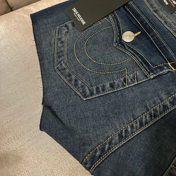NWT True Religion Joey Cut-Off Shorts – Women’s Size 30